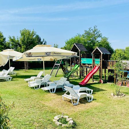 Villa Larus Palics Kültér fotó